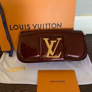 Authentic Louis Vuitton Vernis Sobe Clutch